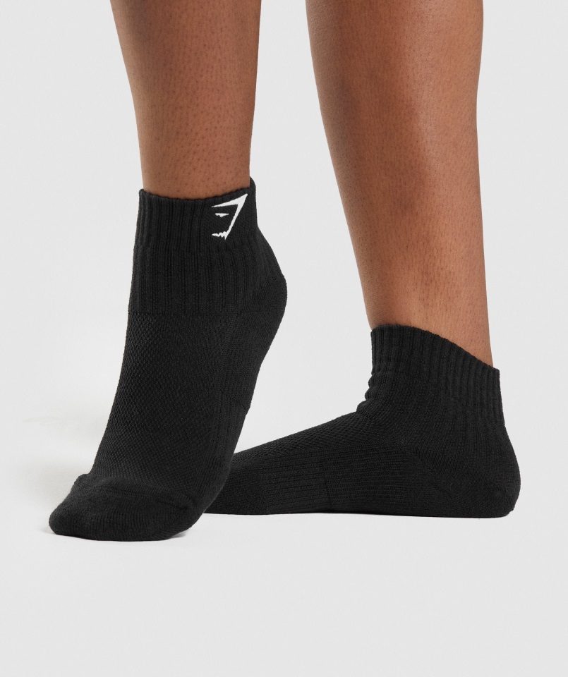 Gymshark Sharkhead Bordado Quarter Calcetines 2pk Negro